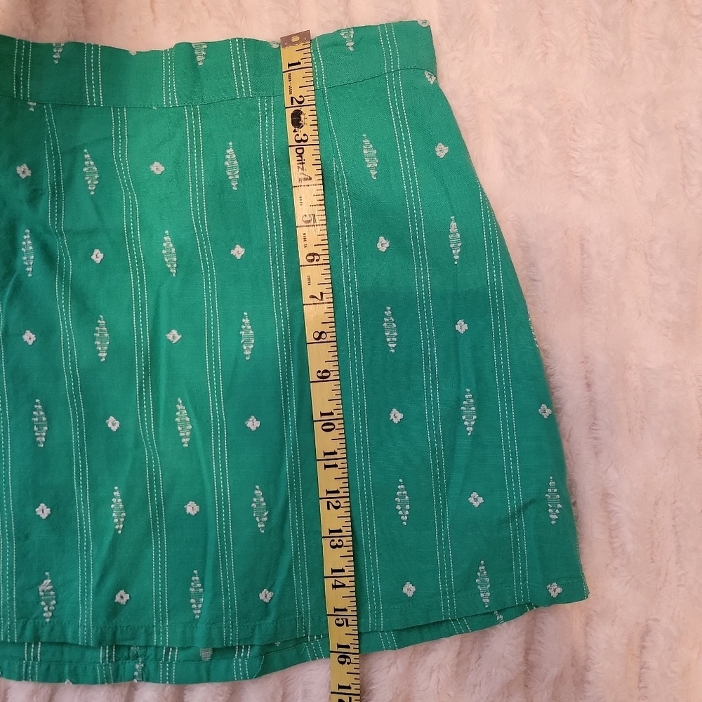 Hurley Green Mini Skirt with White Accents - Picture 8 of 9